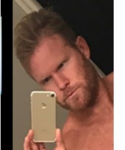 Brickell Men's Daily Essential Face Moisturizer for Men, Natural and Organic Fast-Absorbing Face Lotion with Hyaluronic Acid, Green Tea, and Jojoba, 4 Ounce, Scented 4 Fl Oz (Pack of 1) 27 413WNInNUjL