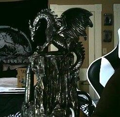 Mythical Winged Dragon Guarding Castle Electric Oil Warmer or Wax Tart Burner for Decorative Medieval & Gothic Decor Statues and Figurines As Aromatherapy Essential Scented Oil Gifts for Dragon Lovers 32 41ByQNGht7L