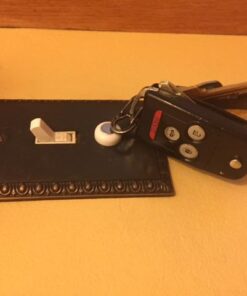 KeySmart KeyCatch - A Modern Magnetic Key Rack - Easy Installation Key Holder - Screws Into Lightswitch Panel - Strong Magnet (6-Pack) 48 41CwGuiU8JL