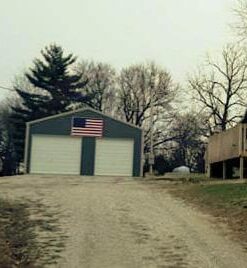 Made in USA Flags Co. - Heavy-Duty Commercial Grade American Flag with PolyMax Polyester, Sewn Stripes, Embroidered Stars & Solid Brass Grommets - Fade-Resistant, All-Weather Flag (4’x6’) 4 by 6 foot 31 41O0vqgrijL