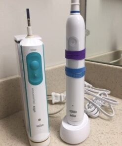 Oral-B Pro 1000 Rechargeable Electric Toothbrush, White Rechargeable Handle 56 41OPgwFlJzL