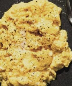 Lodge 6-1/2 Inch Cast Iron Pre-Seasoned Skillet – Signature Teardrop Handle - Use in the Oven, on the Stove, on the Grill, or Over a Campfire, Black 6.5 Inch 40 41P1kmiimBL