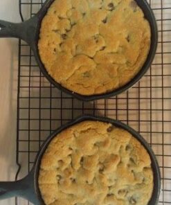 Lodge 6-1/2 Inch Cast Iron Pre-Seasoned Skillet – Signature Teardrop Handle - Use in the Oven, on the Stove, on the Grill, or Over a Campfire, Black 6.5 Inch 44 41USXolraPL