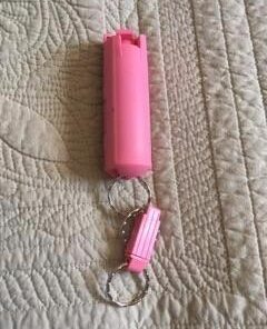 SABRE Pepper Spray, Supports National Breast Cancer Foundation, Maximum Police Strength OC Spray, Quick Release Keychain for Easy Carry and Fast Access, Finger Grip for More Accurate Aim, 25 Bursts Pink (1-Pack) 39 41V8gCU5NUL