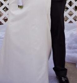 HEALON White Wedding Aisle Runner (100 Feet x 3 Feet) — Includes Pull String for Indoor or Outdoor Weddings, Prom and Parties (Wave) Wave 100ft*3ft 46 41dHZby1EYL