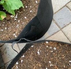 VIVOSUN 5-Pack 15 Gallon Plant Grow Bags, Heavy Duty Thickened Nonwoven Fabric Pots with Handles Black 15 Gallons 42 41eI1lhOAfL