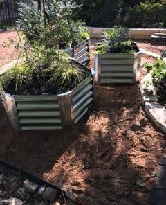 Sunnydaze 40-Inch Hexagon Galvanized Steel Raised Garden Bed Kit - Outdoor Metal Planter for Plants and Vegetables - Silver 45 41owfM71kyL