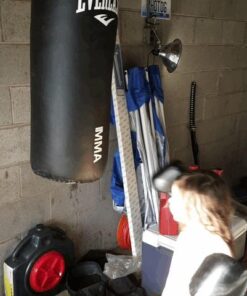 Everlast 70-Pound MMA Heavy-Bag Kit , Black 21 518ROnbOF7L