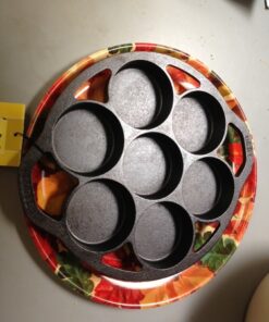 Lodge Cast Iron Mini Cake Pan. Pre-seasoned Cast Iron Cake Pan for Baking Biscuits, Desserts, and Cupcakes. 23 51IIRngaJ7L