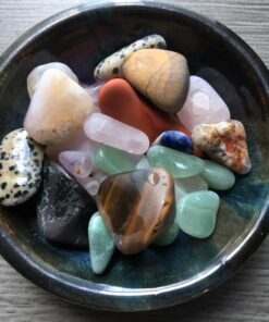 NATIONAL GEOGRAPHIC Rock Tumbler Kit – Hobby Edition Includes Rough Gemstones, and 4 Polishing Grits, Great STEM Science Kit for Geology Enthusiasts, Rock Polisher for Kids and Adults Hobby Kit 42 51KUD5SZJRL