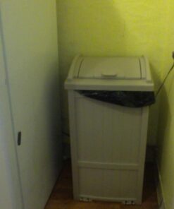 Suncast 33 Gallon Hideaway Trash Can for Patio - Resin Outdoor Trash with Lid - Use in Backyard, Deck, or Patio - Taupe 1 Pack 33 51RxwOZ3o5L