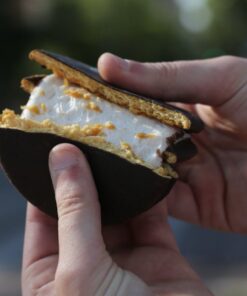 MoonPie Single Decker Chocolate Marshmallow Sandwich -(96Count Total) | Chocolate Covered Graham Cracker & Marshmallow Pie, 2 Ounce (Pack of 8) 14 51ZAYQafhCL