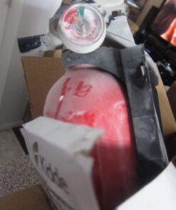 Kidde Fire Extinguisher for Home, 1-A:10-B:C, Dry Chemical Extinguisher, Red, Mounting Bracket Included 1 Pack Basic 48 51at7BYLMCL