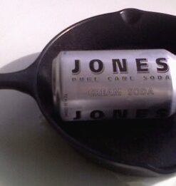 Lodge 8 Inch Cast Iron Pre-Seasoned Skillet – Signature Teardrop Handle - Use in the Oven, on the Stove, on the Grill, or Over a Campfire, Black 52 51d8ox8BCSL