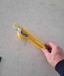 Chef'n FreshForce Citrus Juicer, 10.25 long, Yellow 61 51fMTBQr7vL