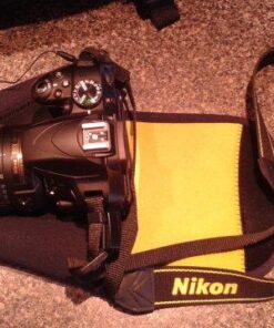 MegaGear MG091 Nikon D3500, D5600, D3400, D5500, D7200, D3300, D5300, D610, D7100, D600, D3200 Ultra Light Neoprene Camera Case, Black insade Yellow 37 51hOREHv5KL