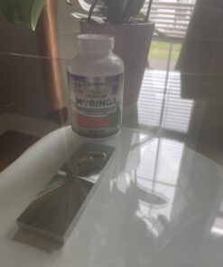 FRESH HEALTHCARE Moringa Oleifera 180 Capsules – 100% Pure Leaf Powder - 3 Month Supply - Non GMO and Gluten Free - Complete Green Superfood Supplement - Energy, Metabolism and Immune Support 28 51iF5OQiUtL