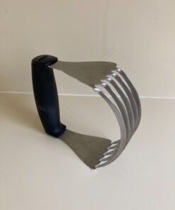 OXO Good Grips Stainless Steel Dough Blender and Cutter 28 51tQ7cnXswL