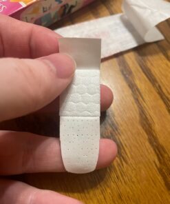 Band-Aid Brand Adhesive Bandages for Minor Cuts & Scrapes, Wound Care Featuring Disney Princess Characters, Fun Bandages for Kids and Toddlers, Assorted Sizes, 20 Count 54 61 LAtXNs6L