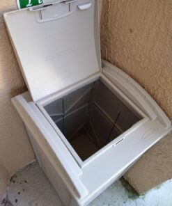 Suncast 33 Gallon Hideaway Trash Can for Patio - Resin Outdoor Trash with Lid - Use in Backyard, Deck, or Patio - Taupe 1 Pack 26 61 rbBznX9L