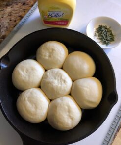 Lodge 8 Inch Cast Iron Pre-Seasoned Skillet – Signature Teardrop Handle - Use in the Oven, on the Stove, on the Grill, or Over a Campfire, Black 43 610VeuftjL