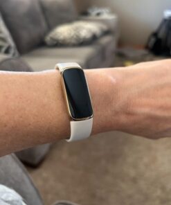 Fitbit Luxe-Fitness and Wellness-Tracker with Stress Management, Sleep-Tracking and 24/7 Heart Rate, One Size S L Bands Included, Lunar White/Soft Gold Stainless Steel, 1 Count Tracker 26 610kvfPKNPL