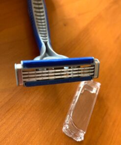 Gillette Sensor3 Comfort Disposable Razors for Men, 8 Count, Lubrastrip Glides Easily Over Your Skin Sensor3 Comfort (8ct) 34 611H0ecDAyL