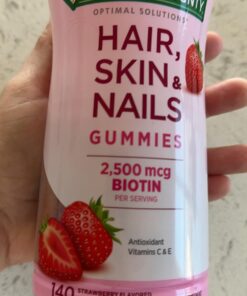 Nature's Bounty Hair, Skin & Nails with Biotin, Strawberry Gummies Vitamin Supplement, Supports Hair, Skin, and Nail Health for Women, 2500 mcg, 140 Ct 140 Count (Pack of 1) 24 617ZgJ3CqYL