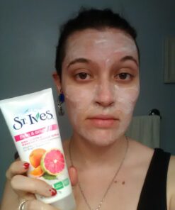 St. Ives Radiant Skin Face Scrub For Dull Skin Pink Lemon and Mandarin Orange Dermatologist-Tested Face Wash Scrub With 100 percent Natural Exfoliants 6 oz Pink Lemon & Mandarin Orange 6 Ounce (Pack of 1) 39 6188zNhXeSL