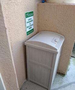 Suncast 33 Gallon Hideaway Trash Can for Patio - Resin Outdoor Trash with Lid - Use in Backyard, Deck, or Patio - Taupe 1 Pack 27 619TNTVUGCL