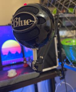 Logitech for Creators Blue Snowball USB Microphone for PC, Mac, Gaming, Recording, Streaming, Podcasting, Condenser Mic with Cardioid and Omnidirectional Pickup Patterns, Stylish Retro Design – Black Gloss Black 114 619nLjPWtGL