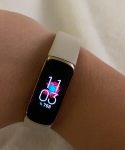 Fitbit Luxe-Fitness and Wellness-Tracker with Stress Management, Sleep-Tracking and 24/7 Heart Rate, One Size S L Bands Included, Lunar White/Soft Gold Stainless Steel, 1 Count Tracker 21 61AlSkI0luL