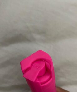 SABRE Pepper Spray, Supports National Breast Cancer Foundation, Maximum Police Strength OC Spray, Quick Release Keychain for Easy Carry and Fast Access, Finger Grip for More Accurate Aim, 25 Bursts Pink (1-Pack) 44 61AssgV2zTL
