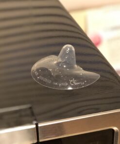 Medela Contact Nipple Shield, 20mm Small, Nippleshield for Breastfeeding with Latch Difficulties or Flat or Inverted Nipples, Made Without BPA 10 61B2lruyNL