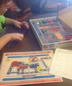 Snap Circuits Jr. SC-100 Electronics Exploration Kit, Over 100 Projects, Full Color Project Manual, 28 Parts, STEM Educational Toy for Kids 8 + Standard Packaging 50 61BtOvikHuL