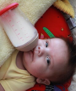 mimijumi Baby Bottle (2 pcs.) Very Hungry 8 oz Bottle with Slow Flow, Lighter Nipple - Medical Grade Silicone Anti-Colic Baby Bottles for Breastfed Babies - Newborns 0-6 Months 8oz (Slow Flow) 50 61C1uQCEqL