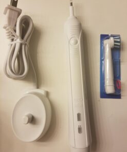Oral-B Pro 1000 Rechargeable Electric Toothbrush, White Rechargeable Handle 46 61C9EnyVLUL
