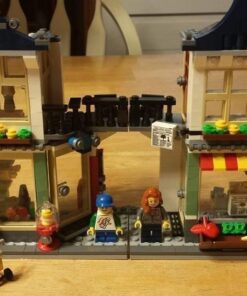 LEGO Creator Toy and Grocery Shop 52 61DIDKCB5dL