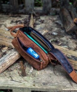 RUSTIC TOWN Buffalo Leather Toiletry Bag : Vintage Travel Shaving & Dopp Kit : for Toiletries, Cosmetics & More : Spacious Interior & Waterproof Lining : Compact, Fits Easily in Luggage Brown 30 61DcHPzNZYL 1