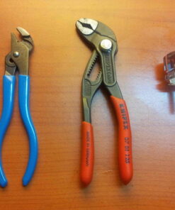 CHANNELLOCK 424 Straight Jaw Tongue & Groove Pliers, 4.5-inch | 1/2-inch Jaw Capacity | 3 Adjustments | Forged High-Carbon U.S. Steel | 90° Teeth Grip in Both Directions | Made in USA, Polished Steel 31 61E HCYfFpL