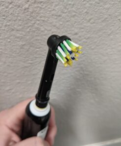 Oral-B Pro 1000 Rechargeable Electric Toothbrush, Black 1 Count (Pack of 1) 31 61ERLGZ01L