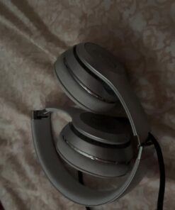 Beats Solo3 Wireless On-Ear Headphones - Apple W1 Headphone Chip, Class 1 Bluetooth, 40 Hours of Listening Time, Built-in Microphone - Silver (Latest Model) Without AppleCare+ 31 61FQtbyfbfL