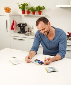 SmartGames IQ Fit - a fun 3D travel game for ages 6-adult featuring 120 challenges 13 61FkLcJZV5L