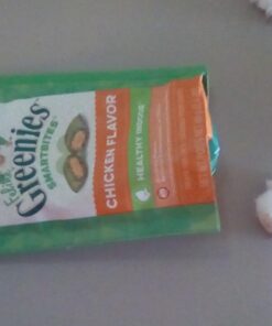 Greenies FELINE GREENIES SMARTBITES HEALTHY INDOOR Natural Treats for Cats, Chicken Flavor, 2.1 oz. Pouch 2.1 Ounce (Pack of 1) 26 61Fq6TqOilL