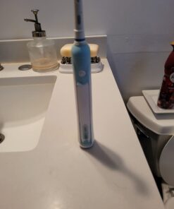 Oral-B Pro 1000 Rechargeable Electric Toothbrush, Black 1 Count (Pack of 1) 34 61H503H5qL