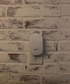 Amazon eero Beacon mesh WiFi range extender (add-on to eero WiFi systems) 18 61HVCZZEzdL