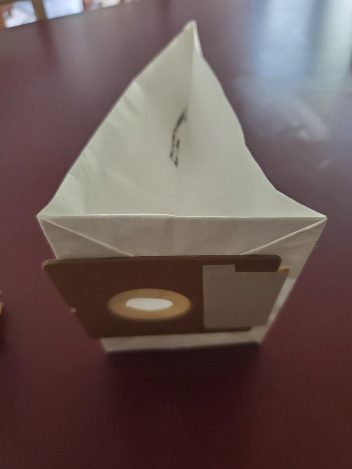 EnviroCare Replacement Micro Filtration Vacuum Bags Designed to fit Royal AiroPro Type P Canisters 7 bags and 1 Filter 3 EnviroCare Replacement Micro Filtration Vacuum Bags Designed to fit Royal AiroPro Type P Canisters 7 bags and 1 Filter - Image 3