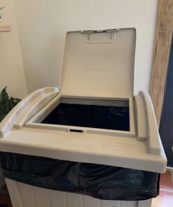 Suncast 33 Gallon Hideaway Trash Can for Patio - Resin Outdoor Trash with Lid - Use in Backyard, Deck, or Patio - Taupe 1 Pack 32 61J0N9eykUL