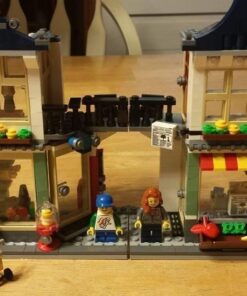 LEGO Creator Toy and Grocery Shop 54 61JtXjFp1cL