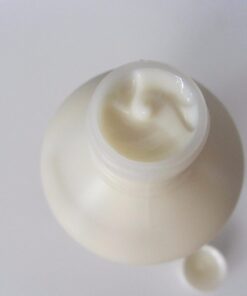 Furniture Clinic Leather Protection Cream | Leather Conditioner & Protector for Car Seats, Leather Furniture, Shoes, & More, 17oz/ 500ml 500ml / 17 Ounce 28 61KySLUBkL